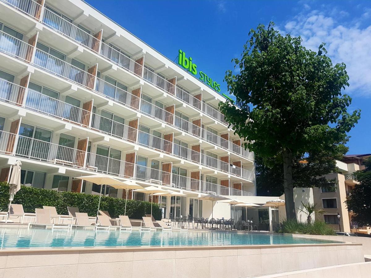 Ibis Styles Golden Sands Roomer Hotel Zewnętrze zdjęcie