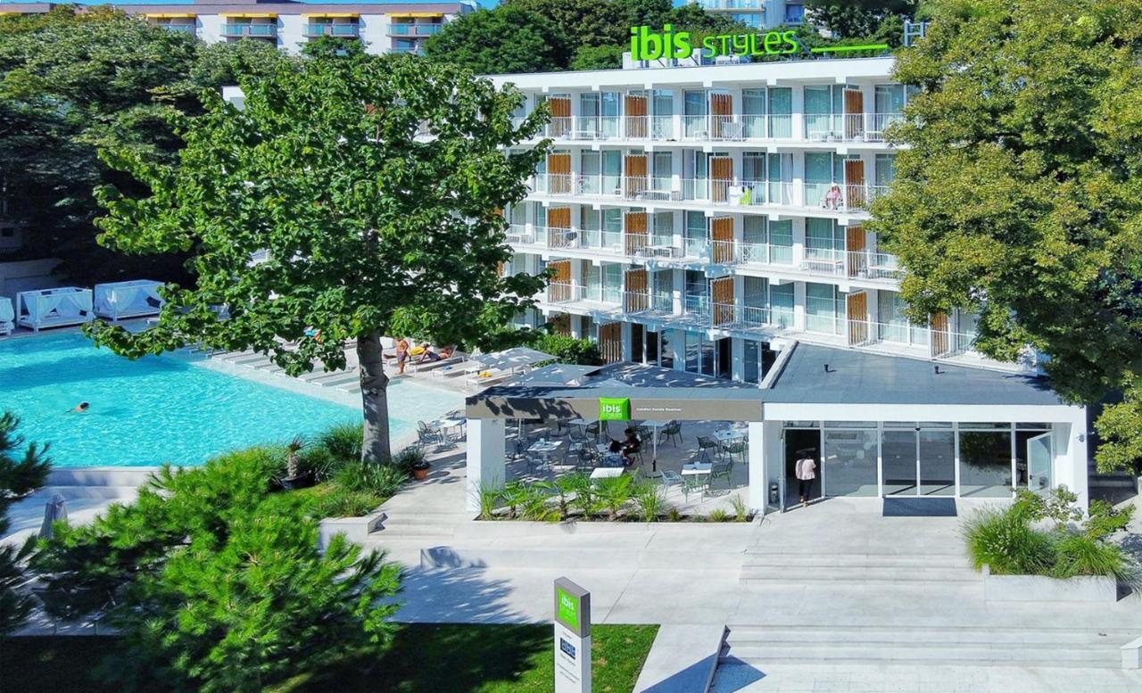 Ibis Styles Golden Sands Roomer Hotel Zewnętrze zdjęcie